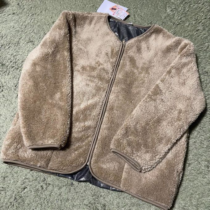 しまむらの「ボアアルミ付きカーディガン」