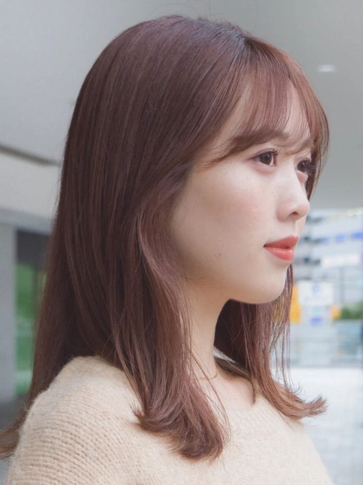 ミディアム ヘア 髪型 ヘアスタイル 前髪あり ヘアカラー グレーベージュ
