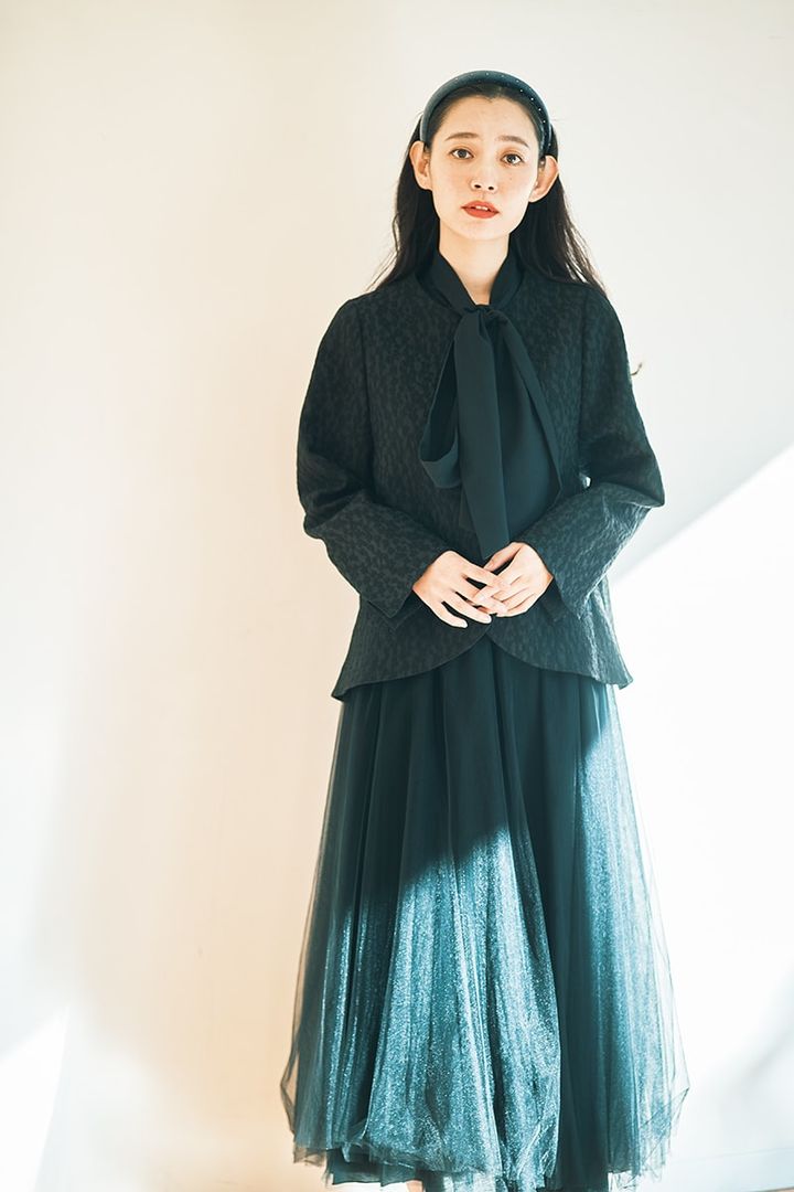 黒のジャケットスタイル