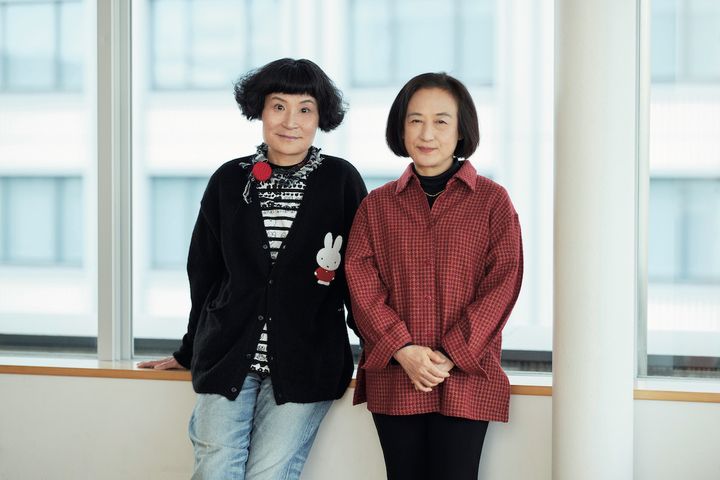 左から、俳優・片桐はいりと訳者・常田景子