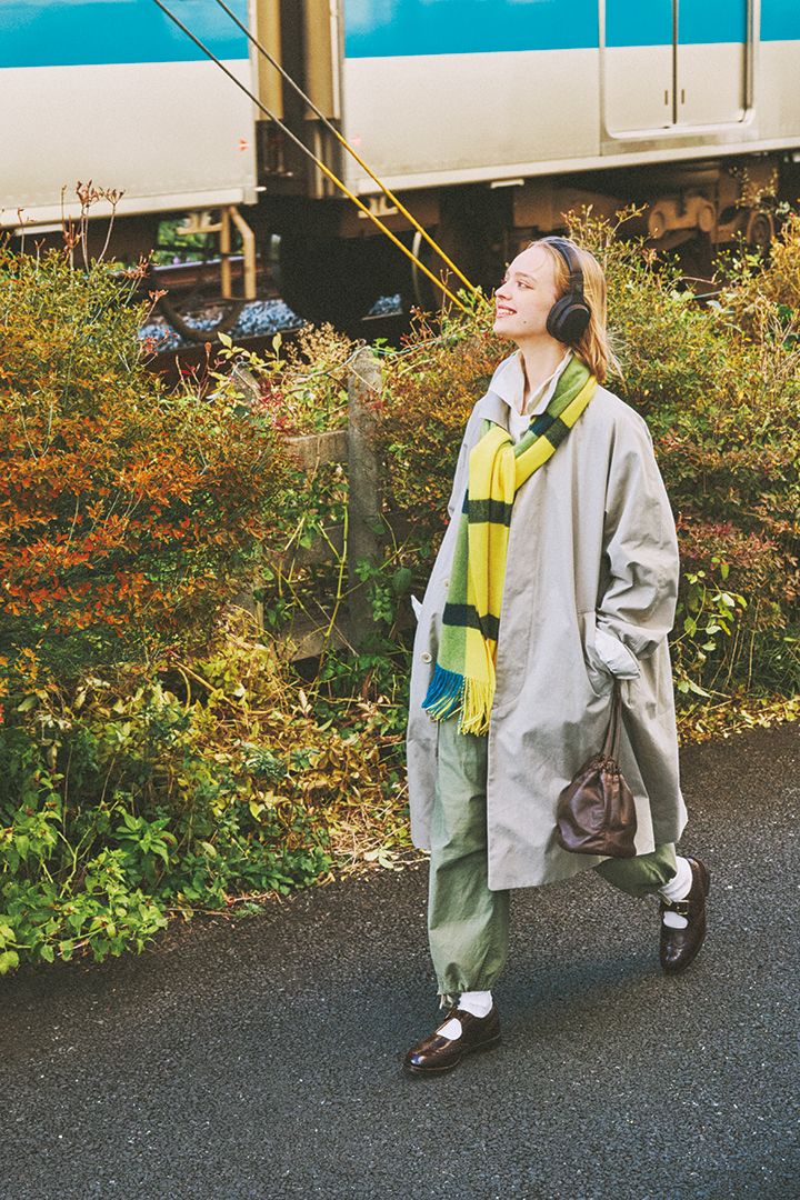 薄手のアウターとイエローの小物で春を先取りしたコーデ【本日のFUDGE GIRL-2月16日】