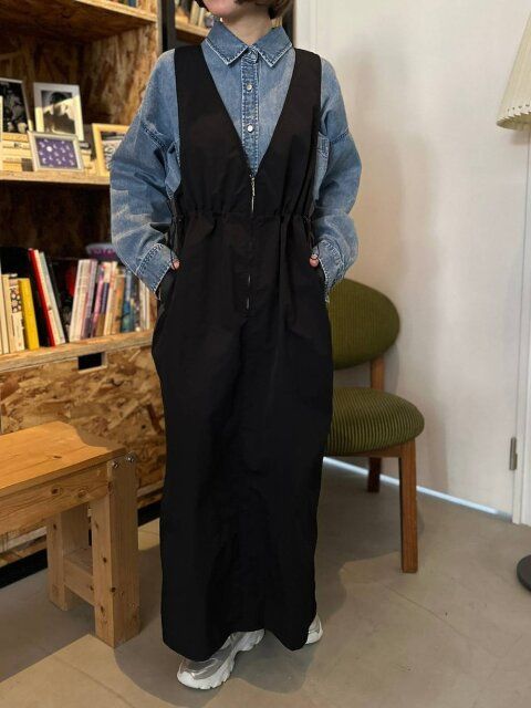 大人の春ジャンパースカートコーデ