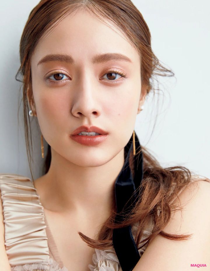 大注目のアーティスト、林 由香里さんが気になる春メイク。“じわじわ透け感メイク”が気分！_3