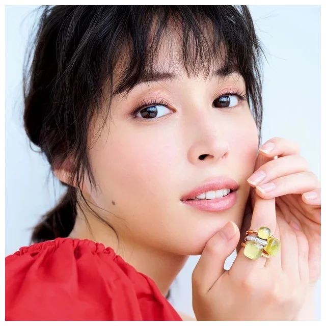 広瀬アリスさんインタビュー特集｜仕事や趣味、自分自身など愛情を注いでいるものとは？ 最新メイクのポイントも解説！_2