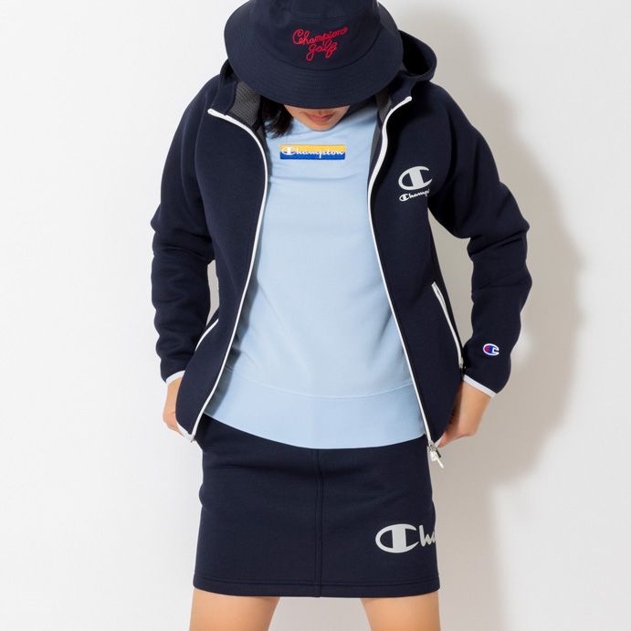 上品スポーティなゴルフコーデは“春色×ネイビー”でかっこよくキメる！