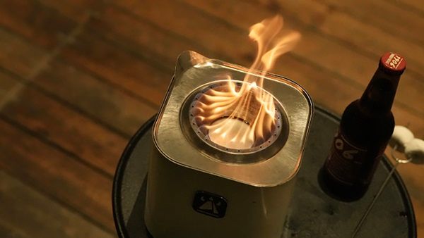 家でも炎が楽しめる！最新の卓上ストーブがカッコよすぎた