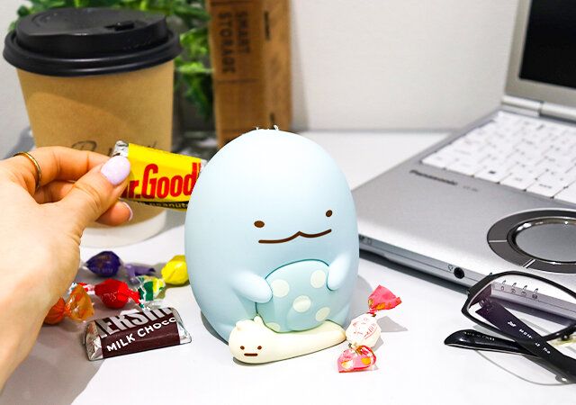 すみっコぐらし おすわりシリコンポーチ 使用例 お菓子