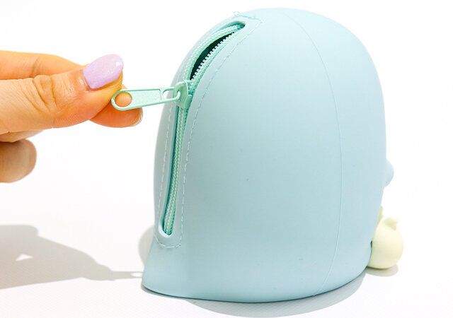 すみっコぐらし おすわりシリコンポーチ とかげ ファスナー