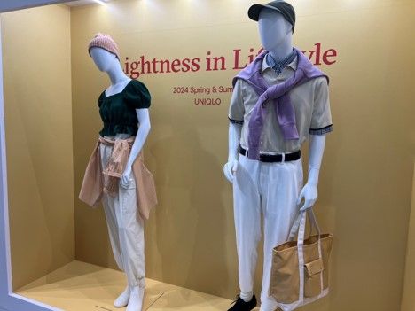 展示会の服の画像