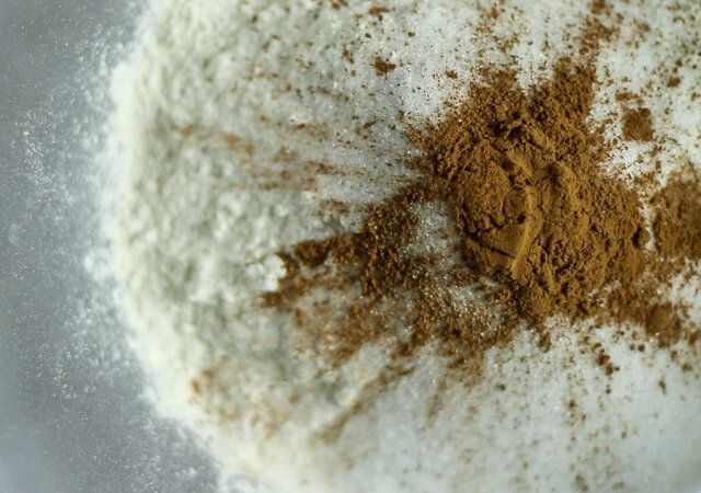 シナボン シナモンロール レシピ 粉類を加えて混ぜる