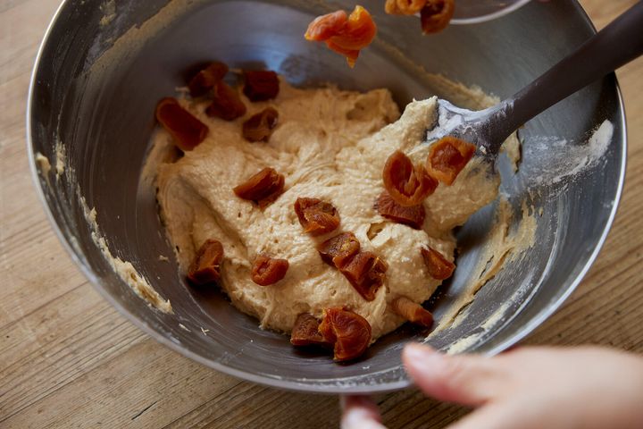 干しあんずを加える