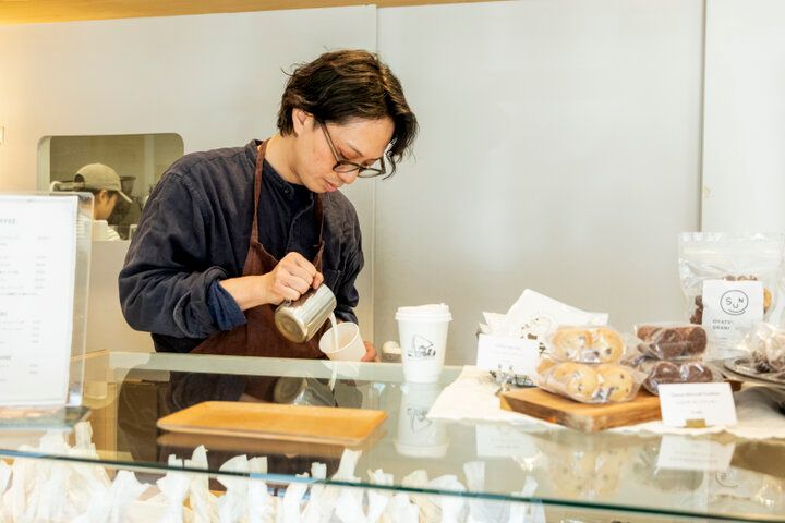 東京・桜新町にある焼き菓子とコーヒーの店「OYATSUYA SUN」で週末のおやつを