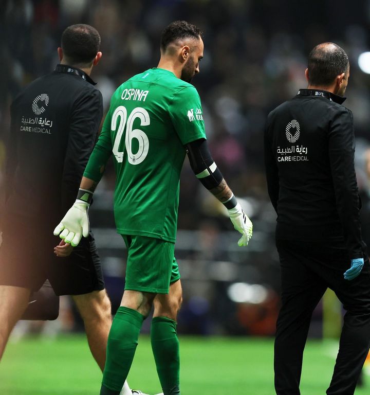 アーセナルのOB選手で「アジアやアフリカなどで現役を続けている5名のプレーヤー」