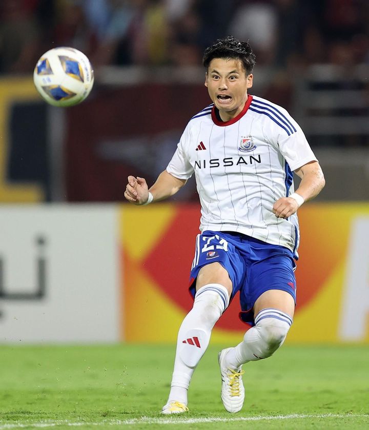 アーセナルのOB選手で「アジアやアフリカなどで現役を続けている5名のプレーヤー」