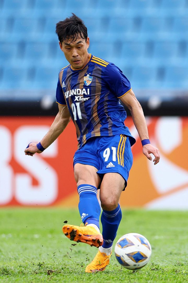 アーセナルのOB選手で「アジアやアフリカなどで現役を続けている5名のプレーヤー」