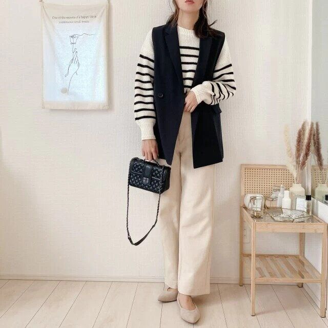 大人のゆったりニットOKコーデ