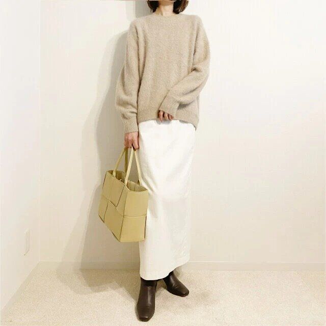 大人のゆったりニットOKコーデ