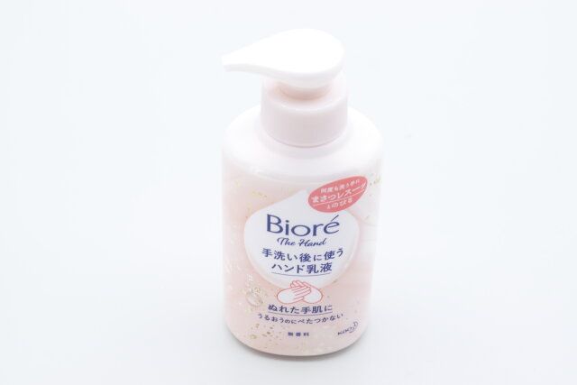 ダイソーのビオレザハンド 手洗い後に使うハンド乳液