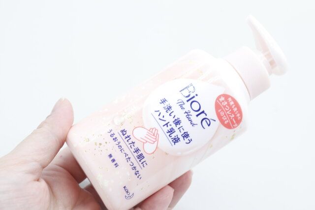 ダイソーで買えるビオレザハンド 手洗い後に使うハンド乳液