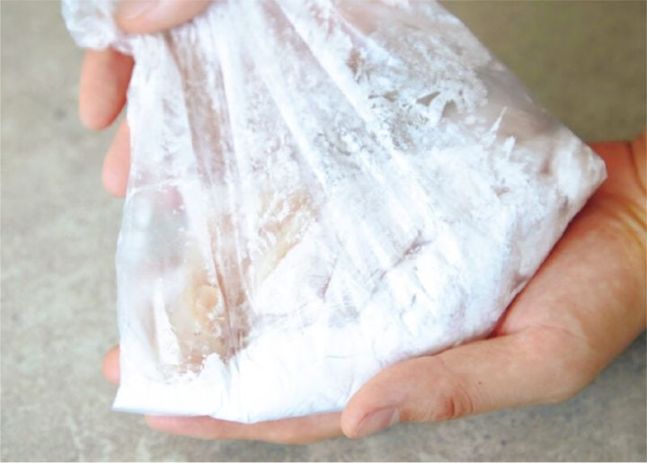 3 片栗粉をまぶす