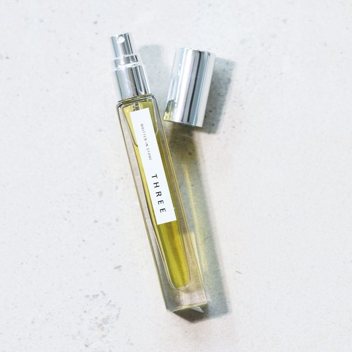 〈THREE〉のエッセンシャルセンツ 00 WRITTEN IN STONE