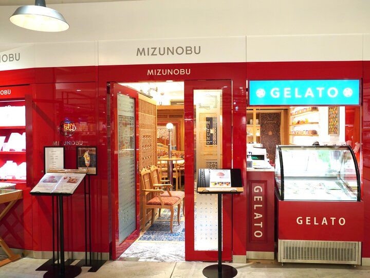 組子箱から漂ういちごの甘い香りに心弾むティータイム♪横浜「水信ブルック＆ファクトリー」