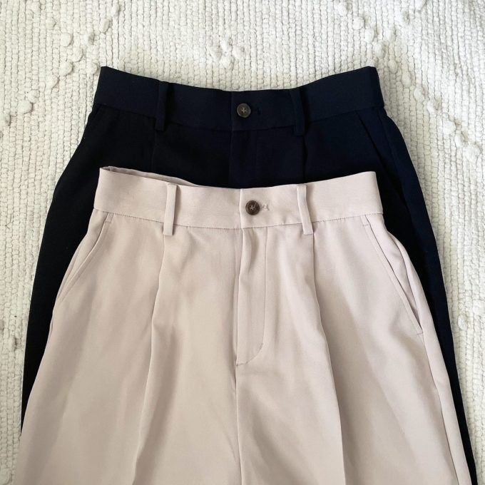 しまむらの「オンオフTITPuワイドパンツ」