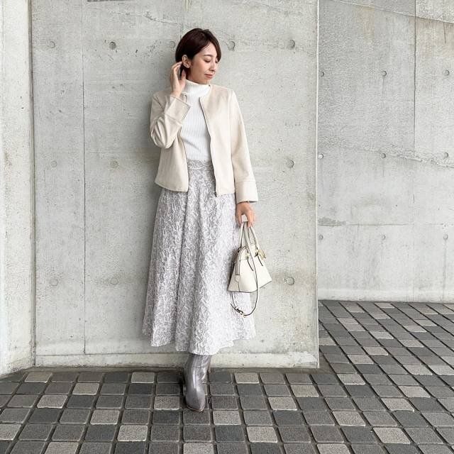 大人におすすめの春シフトスカートコーデ