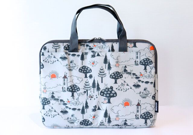 リンネル4月号付録 創刊号 ムーミン PCやタブレットも入るマルチバッグ 正面