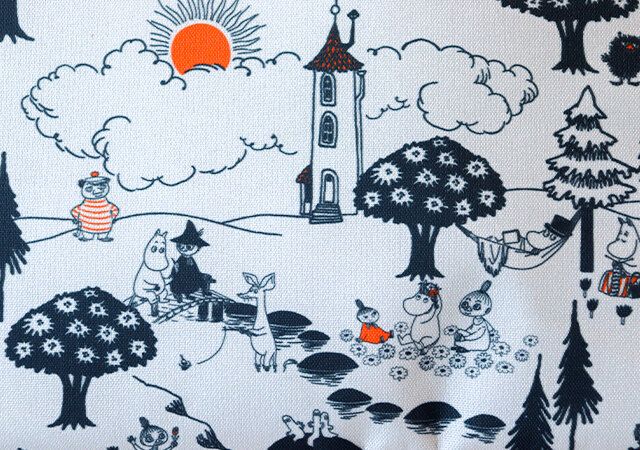 リンネル4月号付録 創刊号 ムーミン PCやタブレットも入るマルチバッグ 柄のアップ