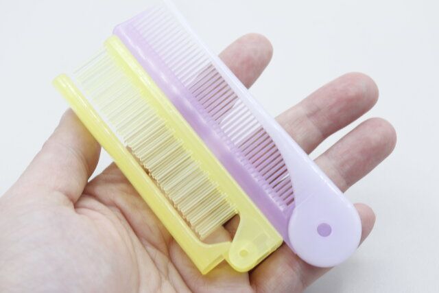 100均ダイソーの香り付き折込ブラシ＆コーム