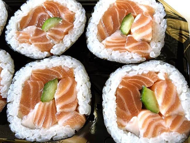 ロピア ほぼ具海鮮巻きサーモン