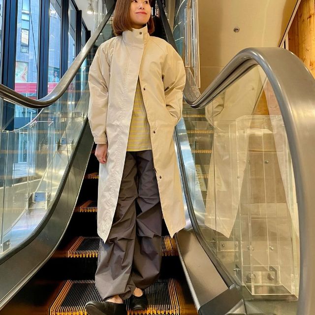 無印良品の婦人撥水スタンドカラーコートを着用したコーデ