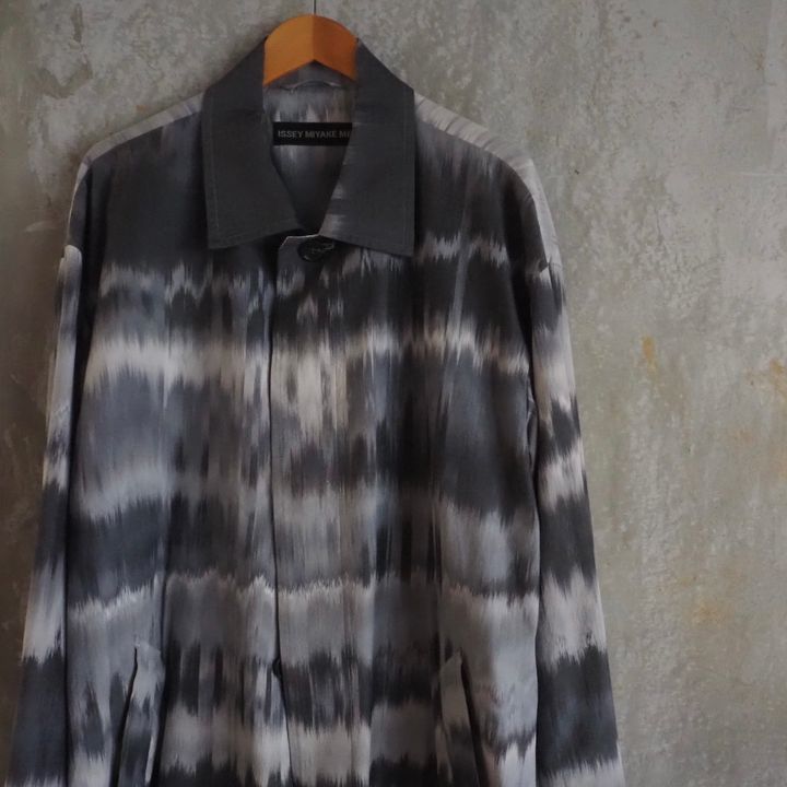 〈ISSEY MIYAKE MEN〉の西陣織のコートetc.