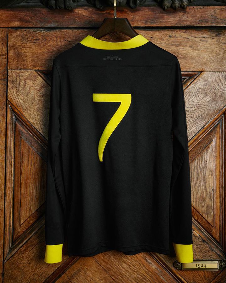 北欧の古豪AIK、今年も“超限定”ユニフォームが登場！「アルスヴェンスカン」100周年記念のレトロデザイン