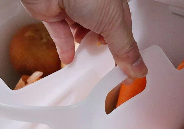 やわらか野菜ストッカーは持ち手付で便利