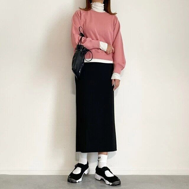 大人のレディーススウェットOKコーデ