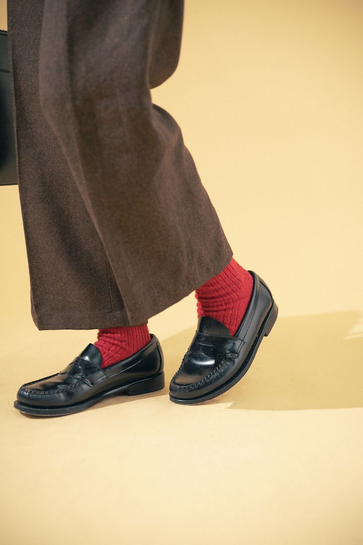 セットアップからチルデンセーターをちらりのトラッドスタイル【FUDGE FRIEND おしゃれさんの毎日コーディネート vol.325｜鈴木楽々】