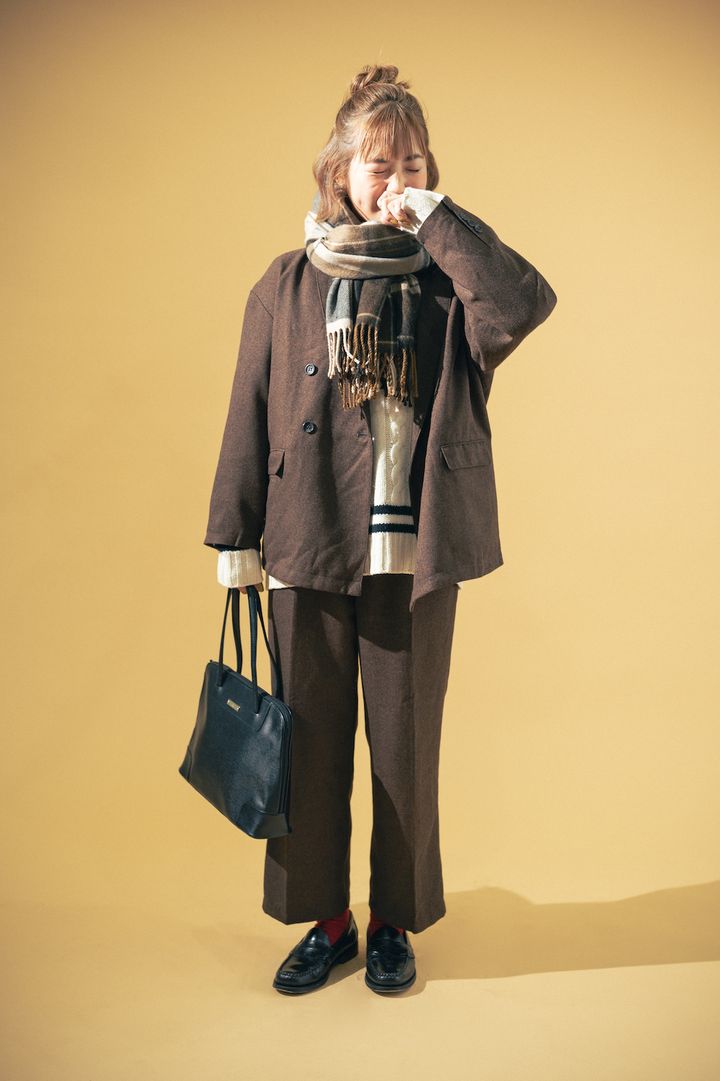 セットアップからチルデンセーターをちらりのトラッドスタイル【FUDGE FRIEND おしゃれさんの毎日コーディネート vol.325｜鈴木楽々】