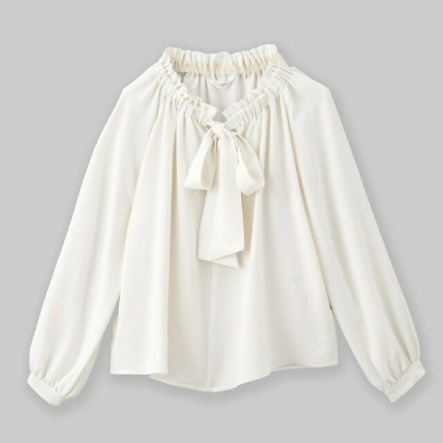 しまむら新作コラボのブラウス