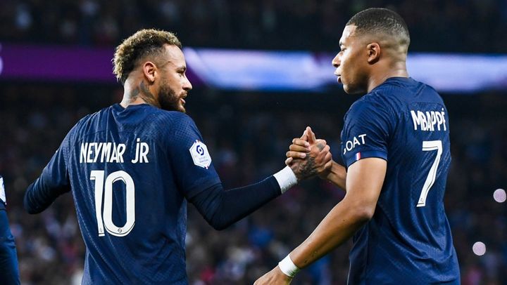 ネイマール、エムバペとの関係悪化を示唆？ インスタのいいねが物議を醸す