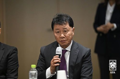 チョン・ヘソン委員長