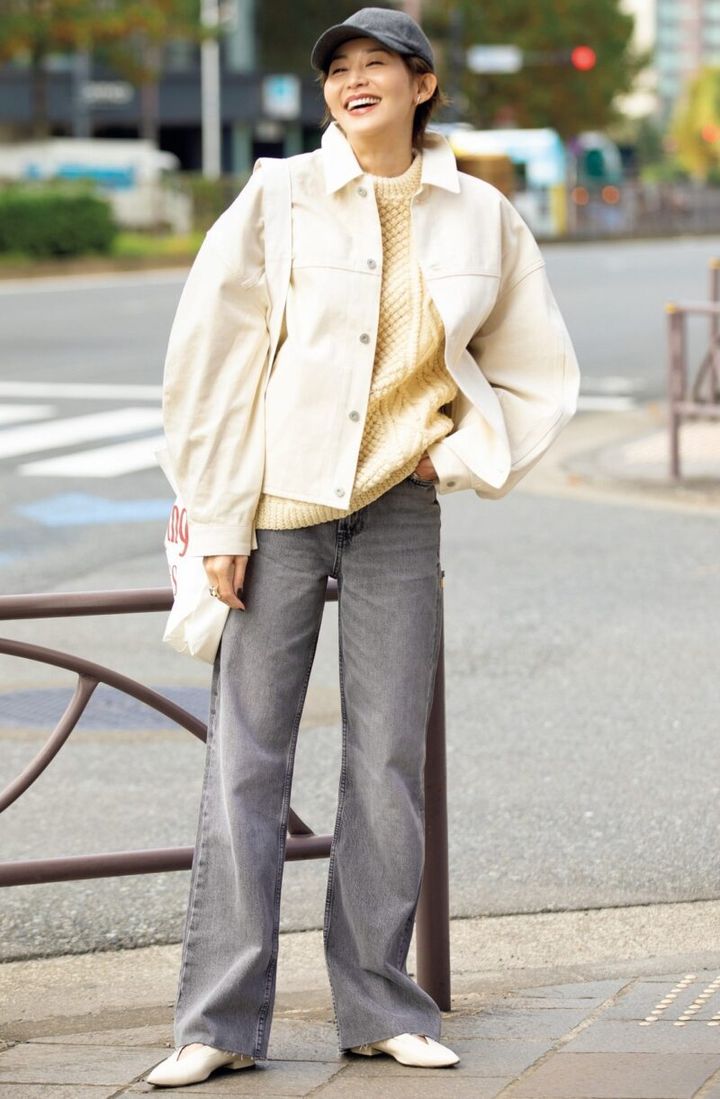 KUROのデニムジャケット、ザラのデニムパンツ モデルじゅわさんスナップ