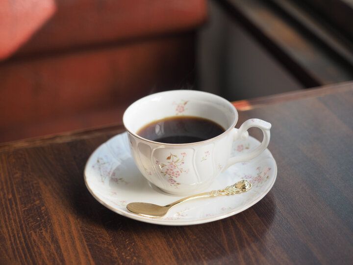 小田原の昭和レトロな洋館でゆったりランチ&ティータイムを♪ 時を忘れるカフェ「薬膳喫茶 KURA」がオープン