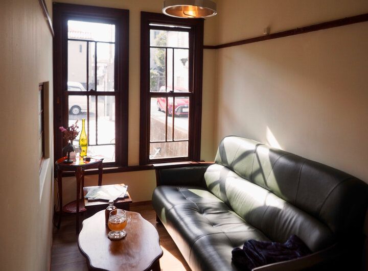 小田原の昭和レトロな洋館でゆったりランチ&ティータイムを♪ 時を忘れるカフェ「薬膳喫茶 KURA」がオープン