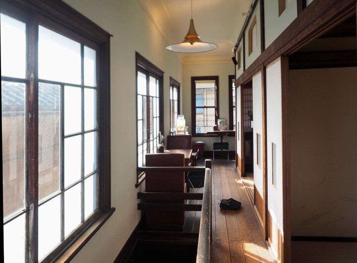 小田原の昭和レトロな洋館でゆったりランチ&ティータイムを♪ 時を忘れるカフェ「薬膳喫茶 KURA」がオープン