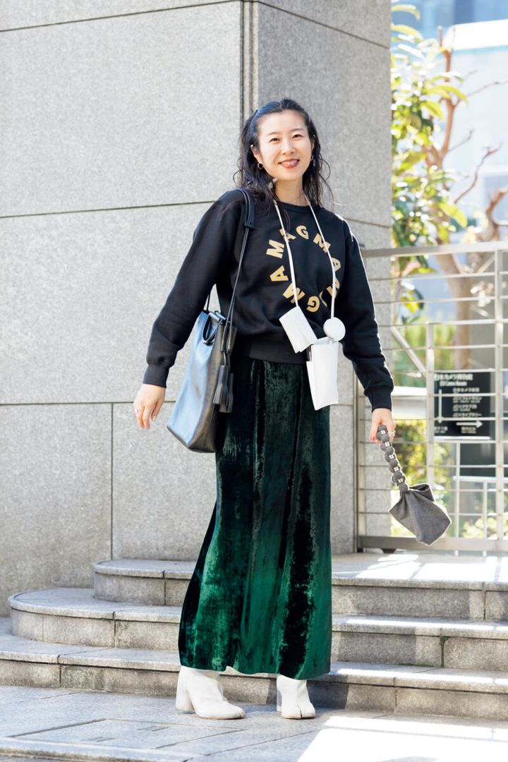 春海茜さんスナップ ソウルマグマのスエット 