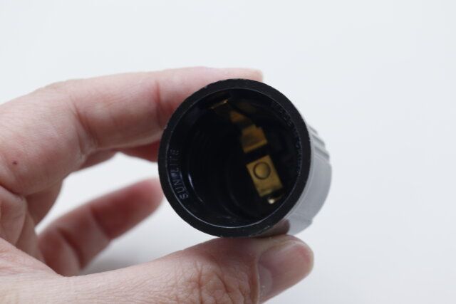 ダイソーのE26 口金ソケットアダプタのソケット