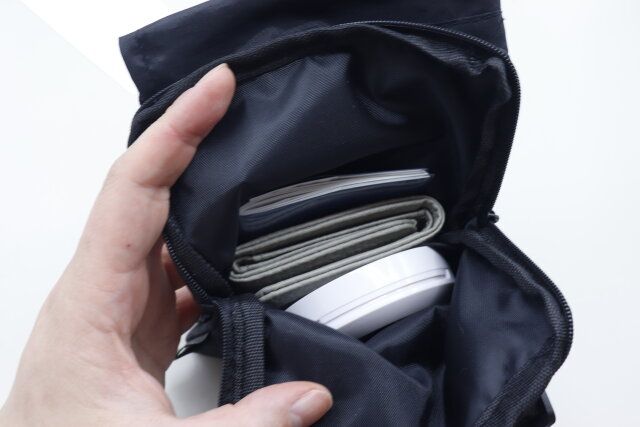 100均キャンドゥのボトルホルダー付きスマホショルダー