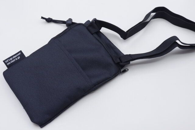 100均キャンドゥのボトルホルダー付きスマホショルダー